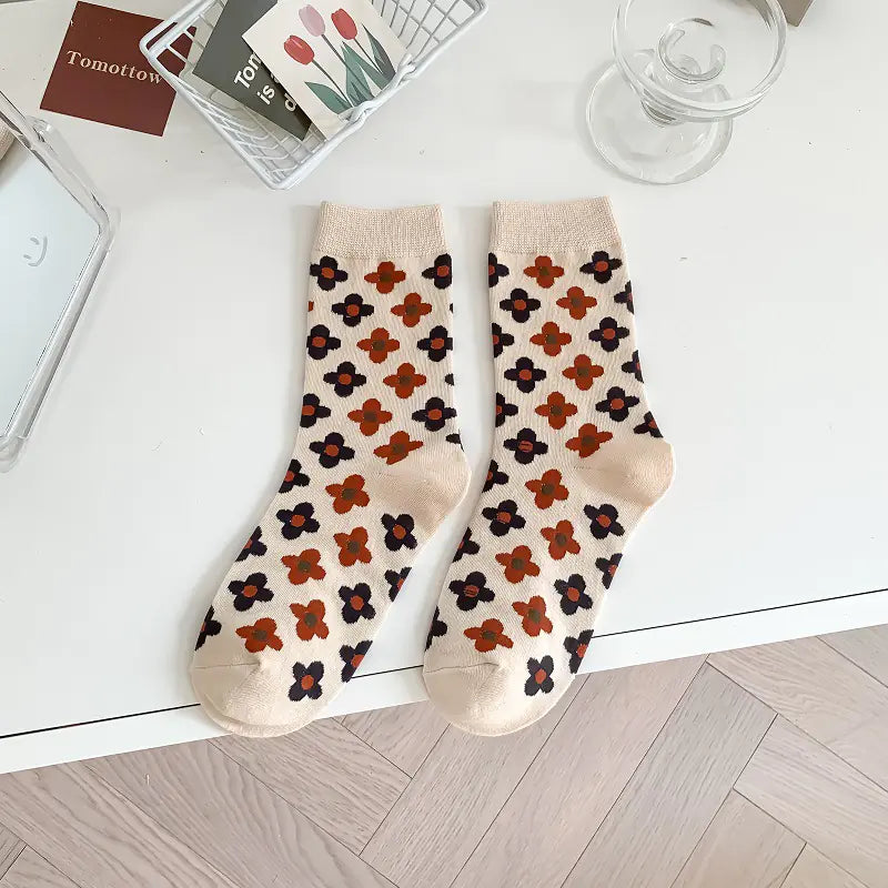 Fashionable Plaid Flower Tube Cotton Socks
