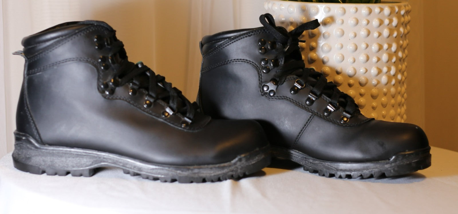 Rugged Outback Men’s Waterproof Work Boots Black Faux Leather Lace-Up Sz 10.5