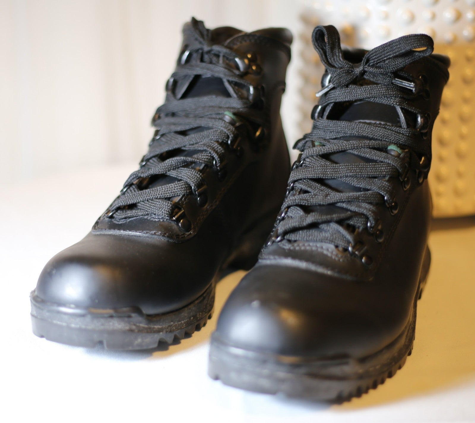 Rugged Outback Men’s Waterproof Work Boots Black Faux Leather Lace-Up Sz 10.5